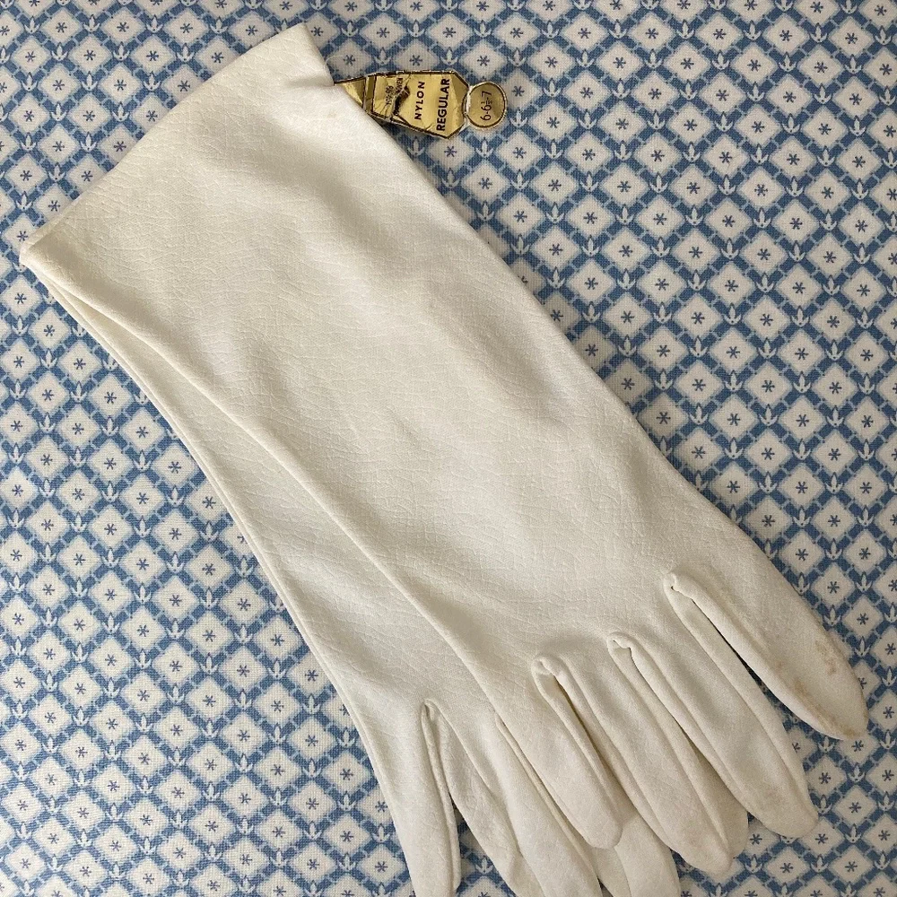 Vintage pair NWT nylon gloves